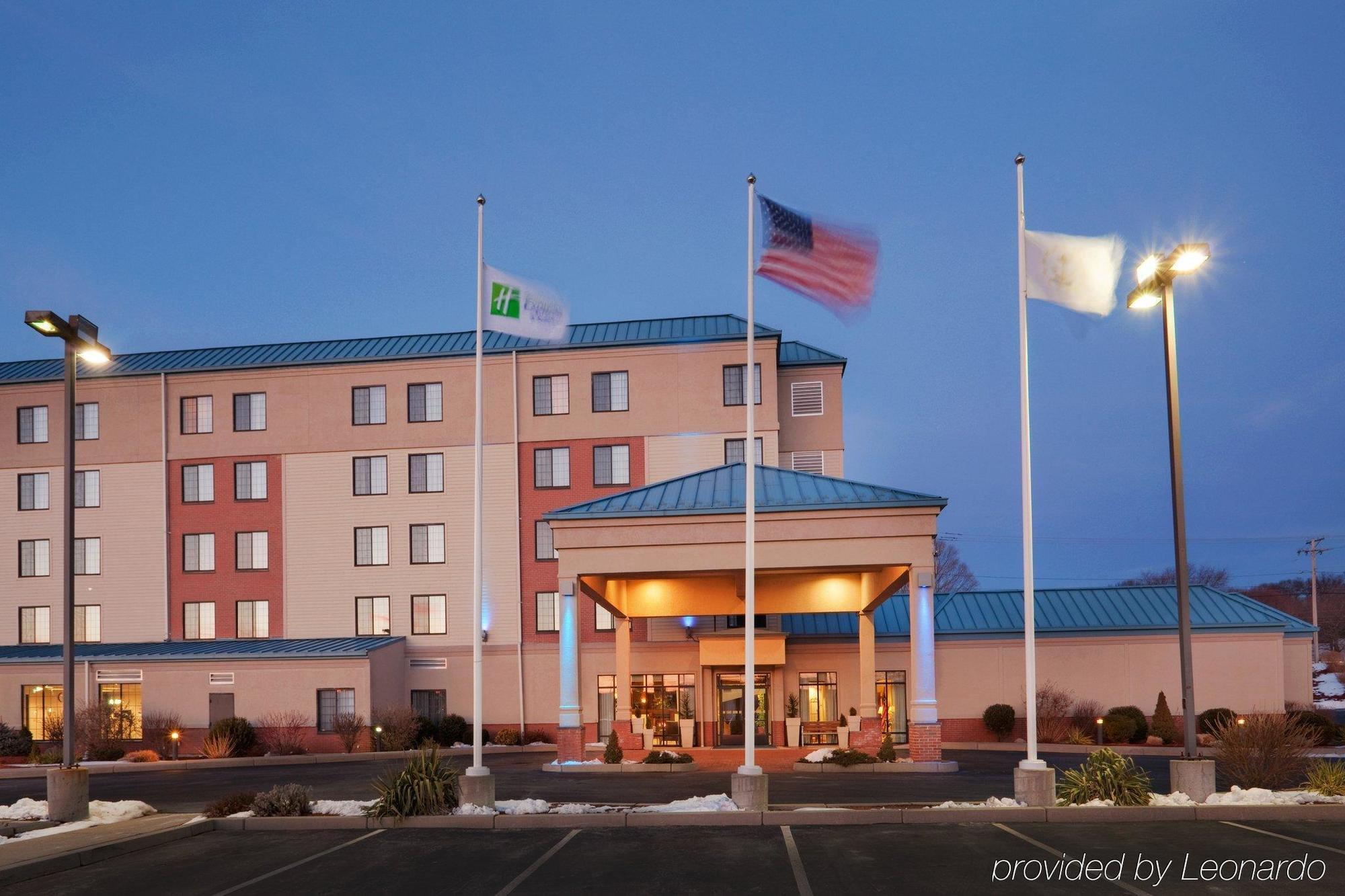 Holiday Inn Express Hotel & Suites Providence-Woonsocket By Ihg Dış mekan fotoğraf