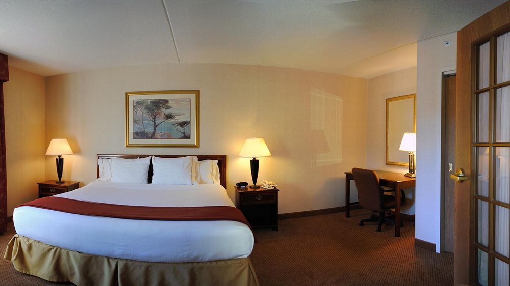 Holiday Inn Express Hotel & Suites Providence-Woonsocket By Ihg Dış mekan fotoğraf