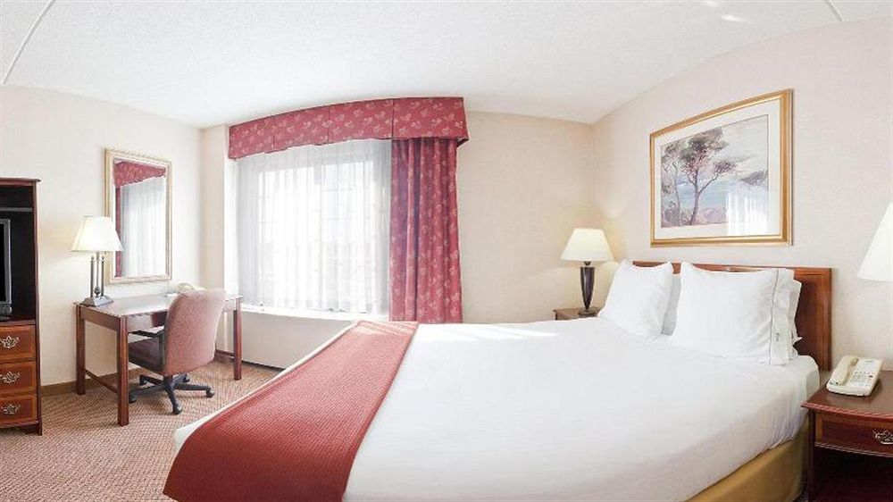 Holiday Inn Express Hotel & Suites Providence-Woonsocket By Ihg Dış mekan fotoğraf