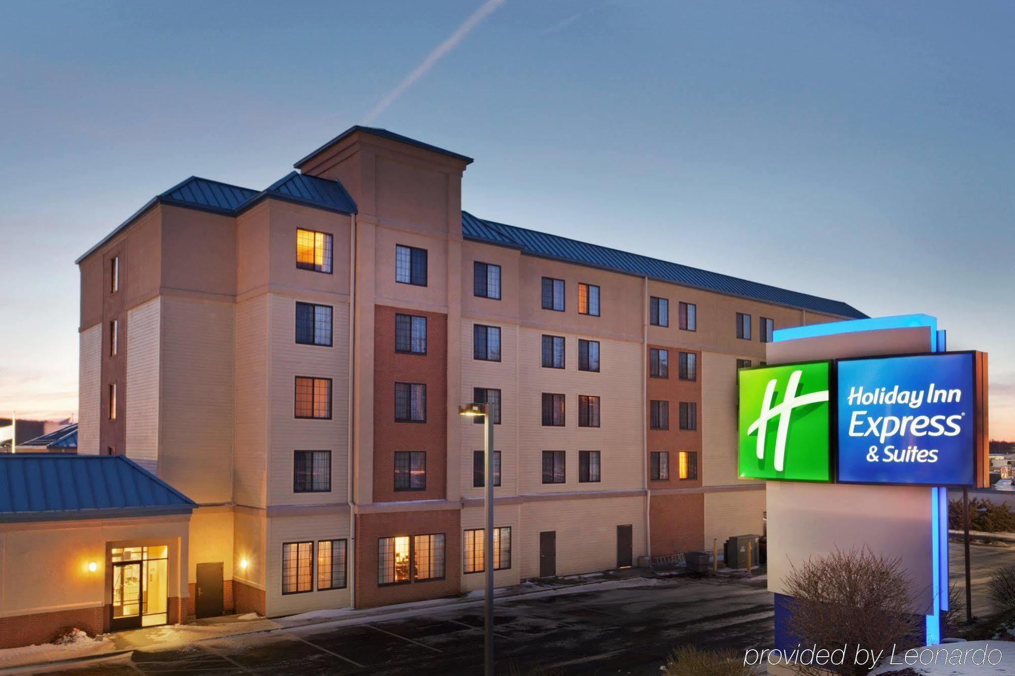Holiday Inn Express Hotel & Suites Providence-Woonsocket By Ihg Dış mekan fotoğraf