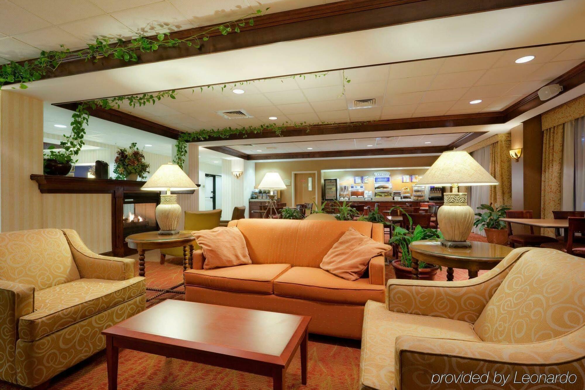 Holiday Inn Express Hotel & Suites Providence-Woonsocket By Ihg Dış mekan fotoğraf